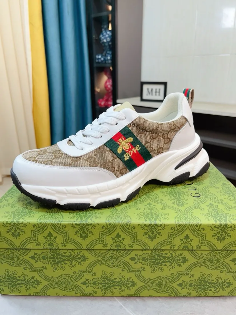 Men's shoes 💰458🌹🌹[GUCCI] Gucci's new lace-up casual men's shoes are on the market first, and the materials and workmanship are superior to all versions on the market. The highest quality shipped first-layer cowhide with imported original perforated materials➕Genuine leather lining, privately molded soft outsole, high foot comfort, imported special materials highlight the brand's unique charm, high-end customization 38-44